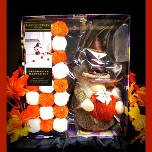 FAO Schwarz Decorative Gnome Mantle Kit